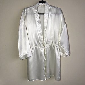 Vintage Victoria’s Secret Cream/White SatinRobe PS